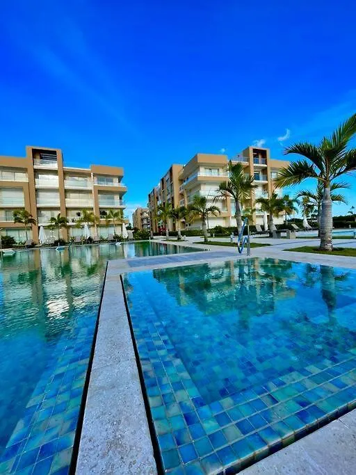 Luxury Romana South Beach location